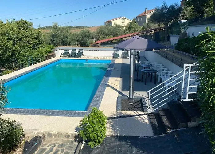 Villa Comfortable With Private Pool In Braganca