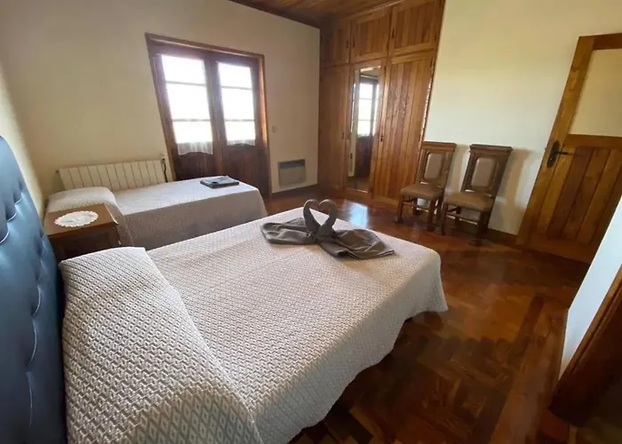 Comfortable With Private Pool In Braganca Macedo de Cavaleiros